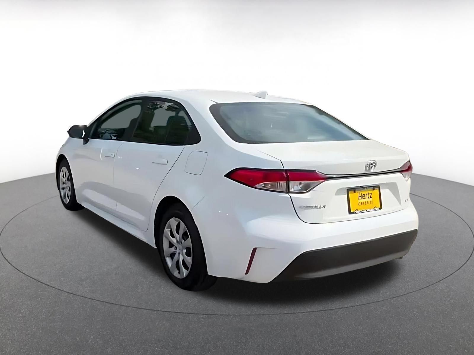 Used 2025 Toyota Corolla LE FWD image 12