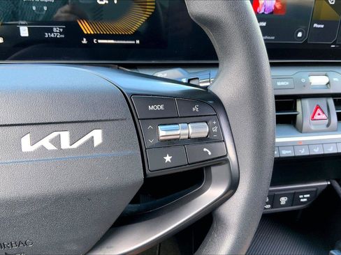 Used 2025 Kia K4 FWD image 17