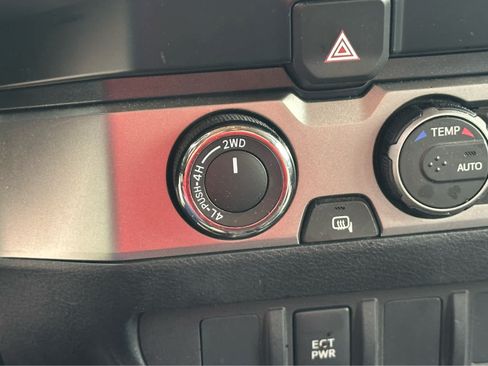 Used 2022 Toyota Tacoma SR AWD/4WD image 14