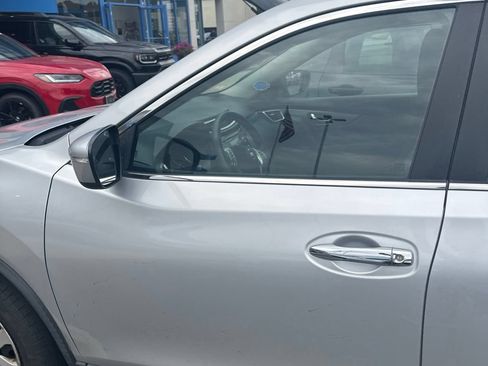 Used 2015 Nissan Rogue S AWD/4WD image 5