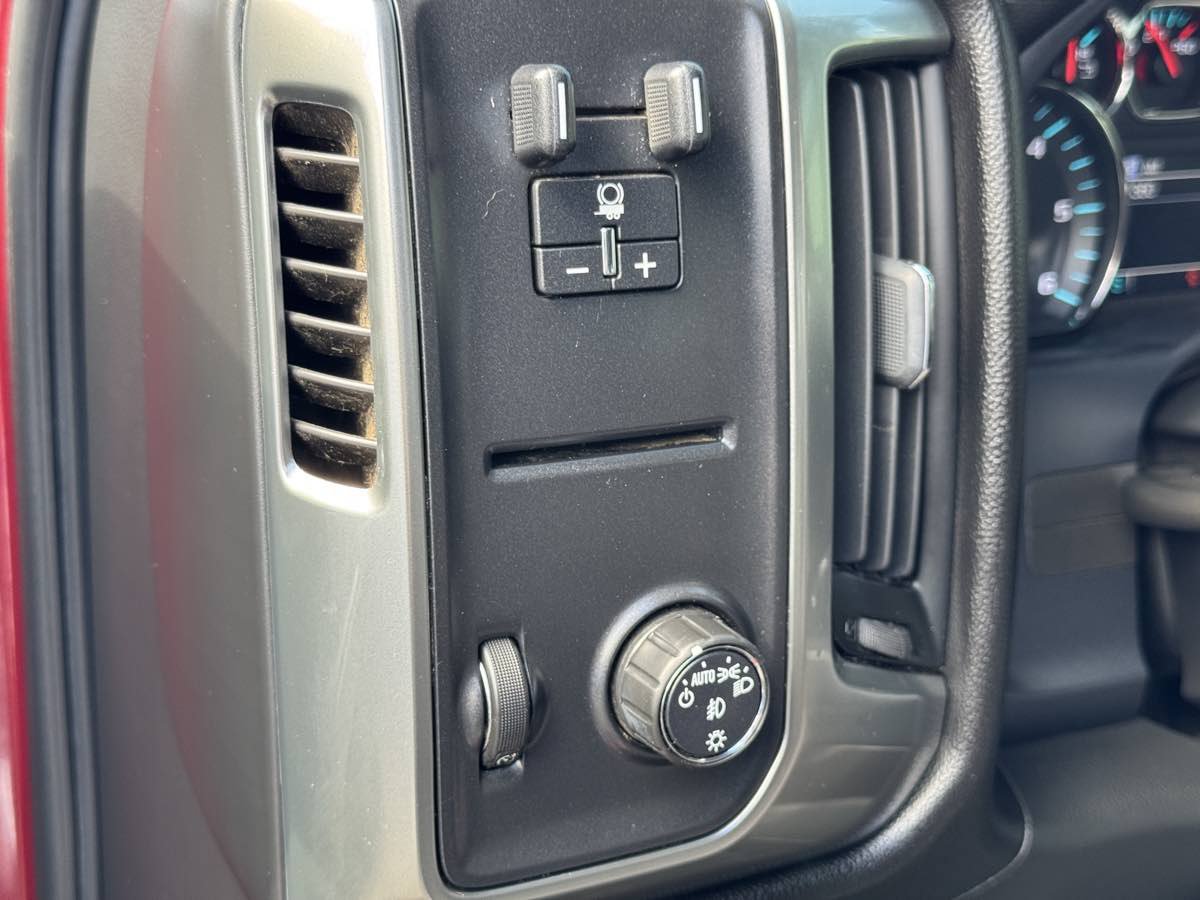 Used 2018 Chevrolet Silverado 1500 LT w/ All Star Edition RWD image 27