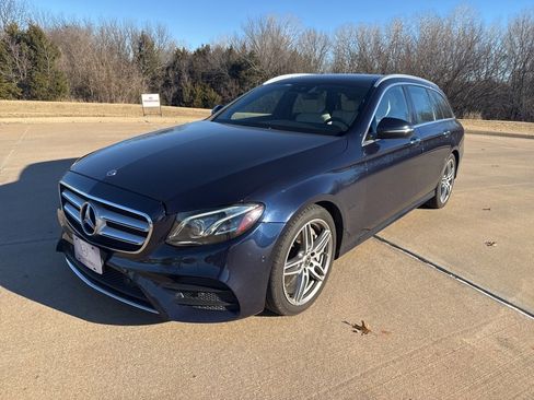 Used 2018 Mercedes-Benz E 400 E 400 image 1