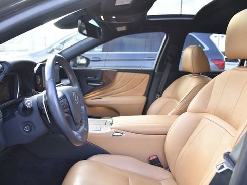 Used 2023 Lexus LS 500 RWD image 23