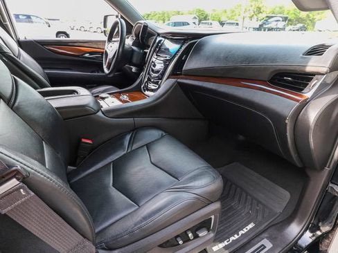 Used 2015 Cadillac Escalade ESV Luxury RWD image 23