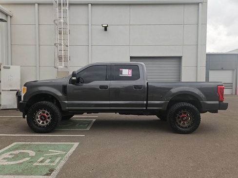Used 2017 Ford F250 XLT w/ XLT Value Package AWD/4WD image 9