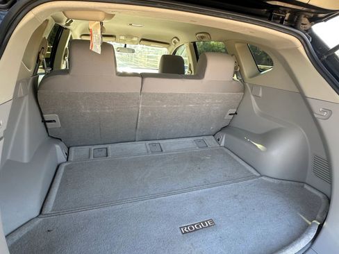 Used 2011 Nissan Rogue S image 31