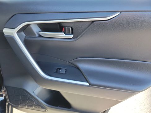 Certified 2025 Toyota RAV4 XLE image 30