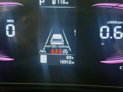 Used 2025 Kia Sportage EX FWD image 19