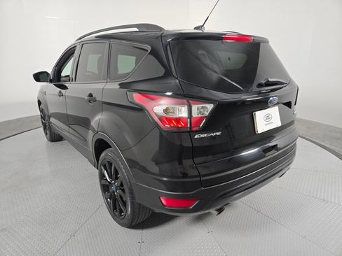 Used 2017 Ford Escape SE w/ Equipment Group 201A FWD image 16