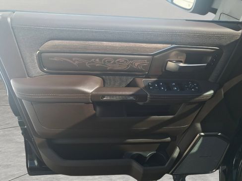 Used 2025 RAM 2500 Limited AWD/4WD image 27