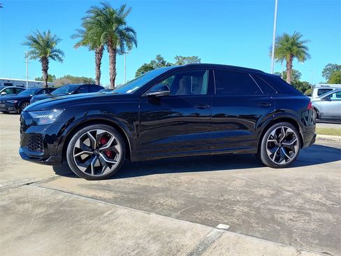Used 2024 Audi RS Q8 4.0T w/ Black Optic Package image 3