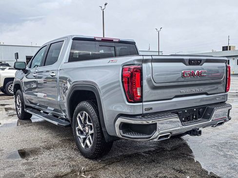 Used 2023 GMC Sierra 1500 SLT w/ SLT Premium Plus Package AWD/4WD image 4