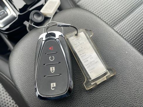 Used 2025 Chevrolet Trax LT w/ LT Convenience Package image 22