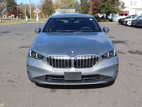 Used 2024 BMW 530i xDrive image 3