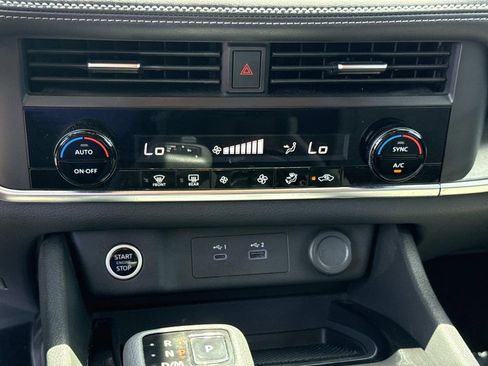 Certified 2023 Nissan Rogue SV FWD image 24