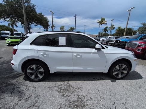 Used 2020 Audi Q5 2.0T Premium w/ Titanium Sport Package AWD/4WD image 4
