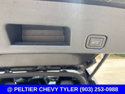 Used 2024 Chevrolet Traverse Z71 w/ Enhanced Driving Package AWD/4WD image 24