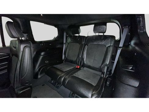 Used 2024 Jeep Grand Cherokee L Altitude AWD/4WD image 17