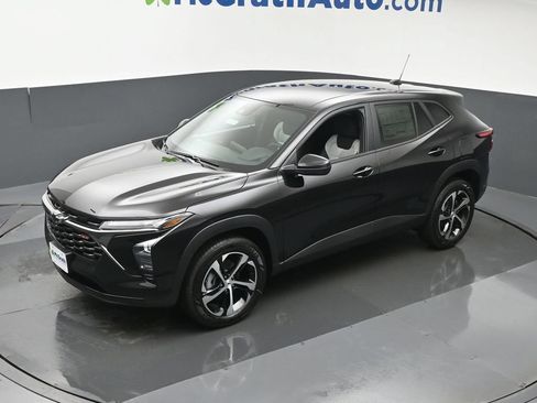 New 2026 Chevrolet Trax RS w/ Driver Confidence Package FWD image 22
