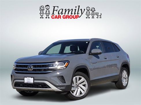 Used 2022 Volkswagen Atlas Cross Sport SE image 2