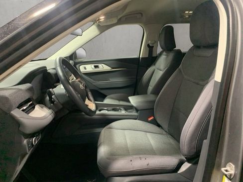 New 2026 Ford Explorer Active image 9