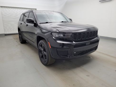 Used 2023 Jeep Grand Cherokee L Laredo image 13