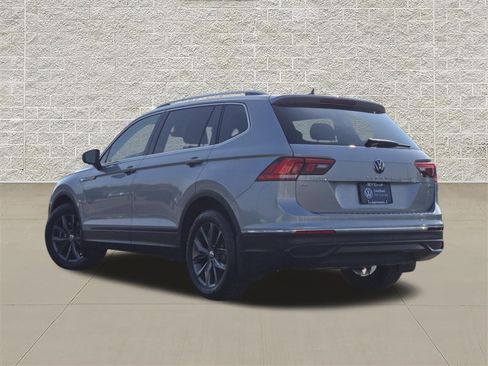 Certified 2024 Volkswagen Tiguan SE AWD/4WD image 5