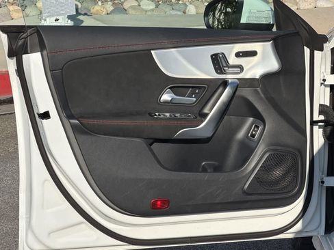 Used 2023 Mercedes-Benz CLA 250 4MATIC image 23