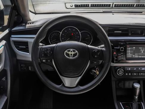 Used 2015 Toyota Corolla LE FWD image 27