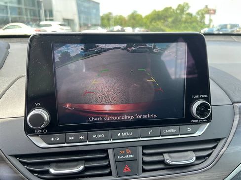 Used 2024 Nissan Altima 2.5 SV FWD image 22