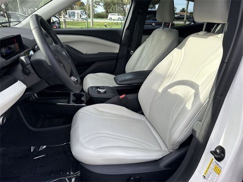 Used 2021 Ford Mustang Mach-E Premium image 11