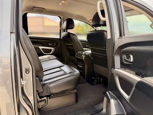 Used 2016 Nissan Titan SL AWD/4WD image 9