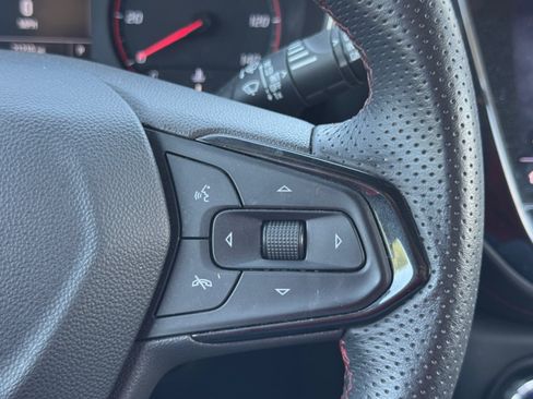 Used 2021 Chevrolet TrailBlazer RS w/ Sun and Liftgate Package FWD image 23