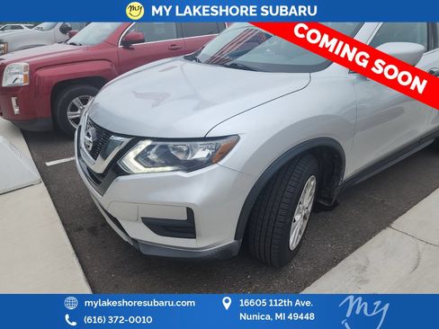 Used 2017 Nissan Rogue S AWD/4WD image 3