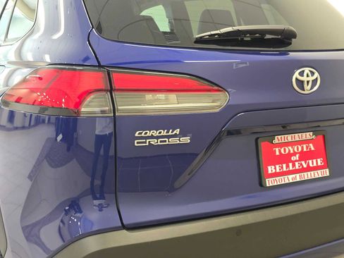 Certified 2024 Toyota Corolla Cross XLE w/ Convenience Package AWD/4WD image 7