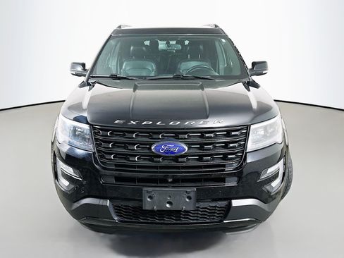 Used 2017 Ford Explorer Sport w/ Equipment Group 401A AWD/4WD image 2