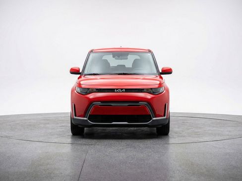 Used 2025 Kia Soul LX w/ LX Technology Package image 2