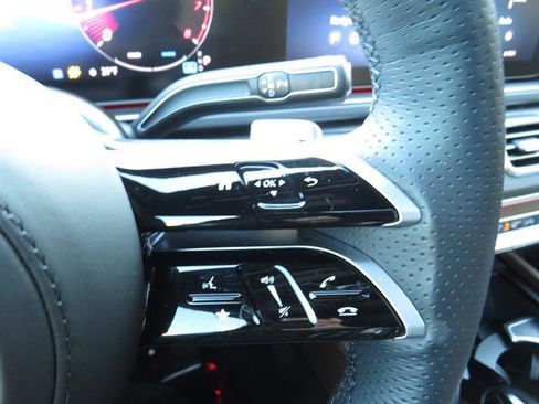 Used 2025 Mercedes-Benz GLS 450 4MATIC image 11