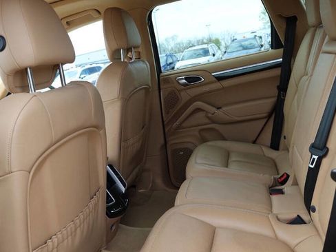 Used 2016 Porsche Cayenne image 17