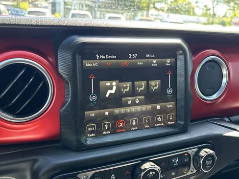 Used 2019 Jeep Wrangler Unlimited Rubicon AWD/4WD image 17