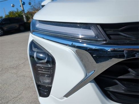 Certified 2025 Chevrolet Trax LT image 10