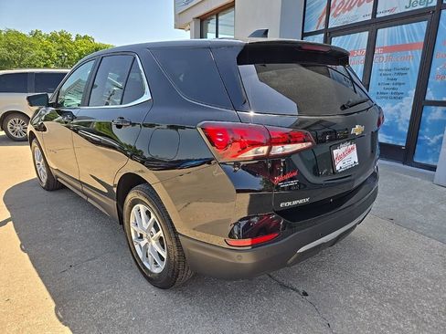 Used 2024 Chevrolet Equinox LT w/ Driver Convenience Package AWD/4WD image 9