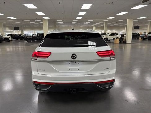 Used 2022 Volkswagen Atlas Cross Sport SE image 5