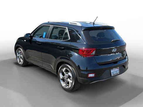 Certified 2026 Hyundai Venue SEL FWD image 3