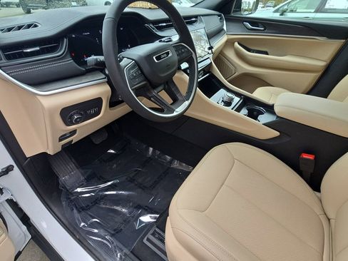 New 2026 Jeep Grand Cherokee Limited AWD/4WD image 17