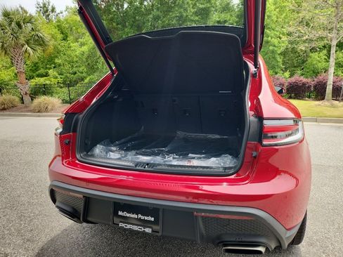 New 2026 Porsche Macan image 43