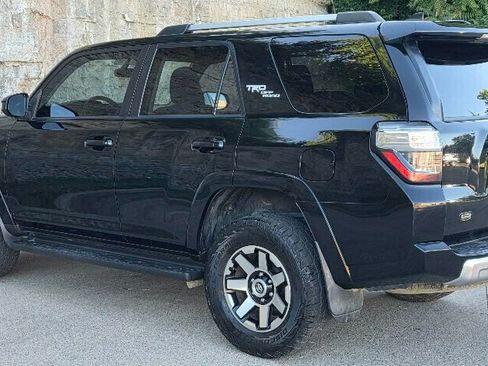 Used 2018 Toyota 4Runner TRD Off-Road AWD/4WD image 8