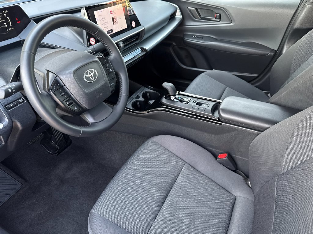 Used 2026 Toyota Prius LE FWD image 10