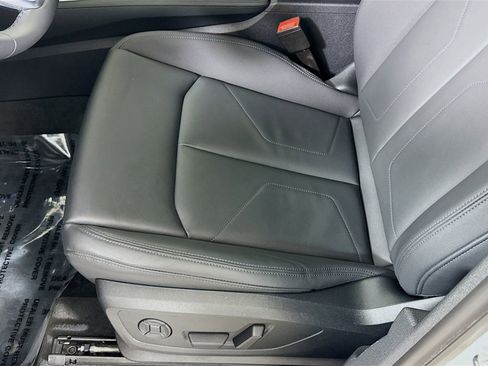 Certified 2025 Audi Q3 2.0T Premium w/ Convenience Package image 12