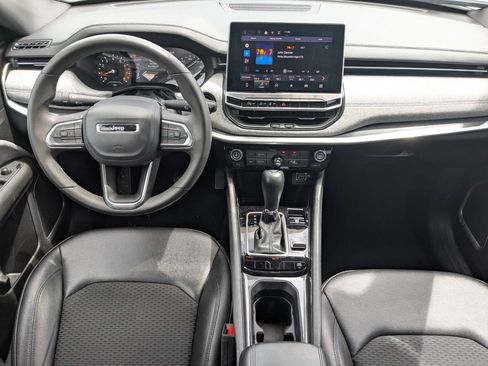 Used 2024 Jeep Compass Latitude AWD/4WD image 16